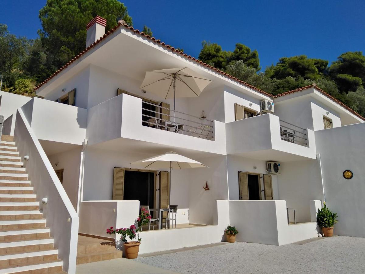 Skiathos Lagoterra Apartments ภายนอก รูปภาพ