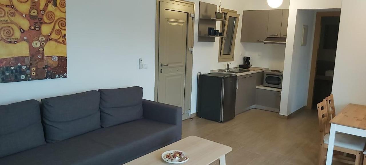 Skiathos Lagoterra Apartments ภายนอก รูปภาพ