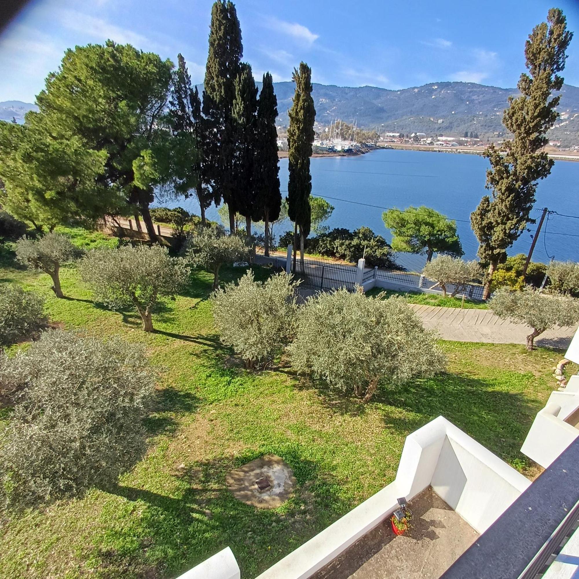 Skiathos Lagoterra Apartments ภายนอก รูปภาพ