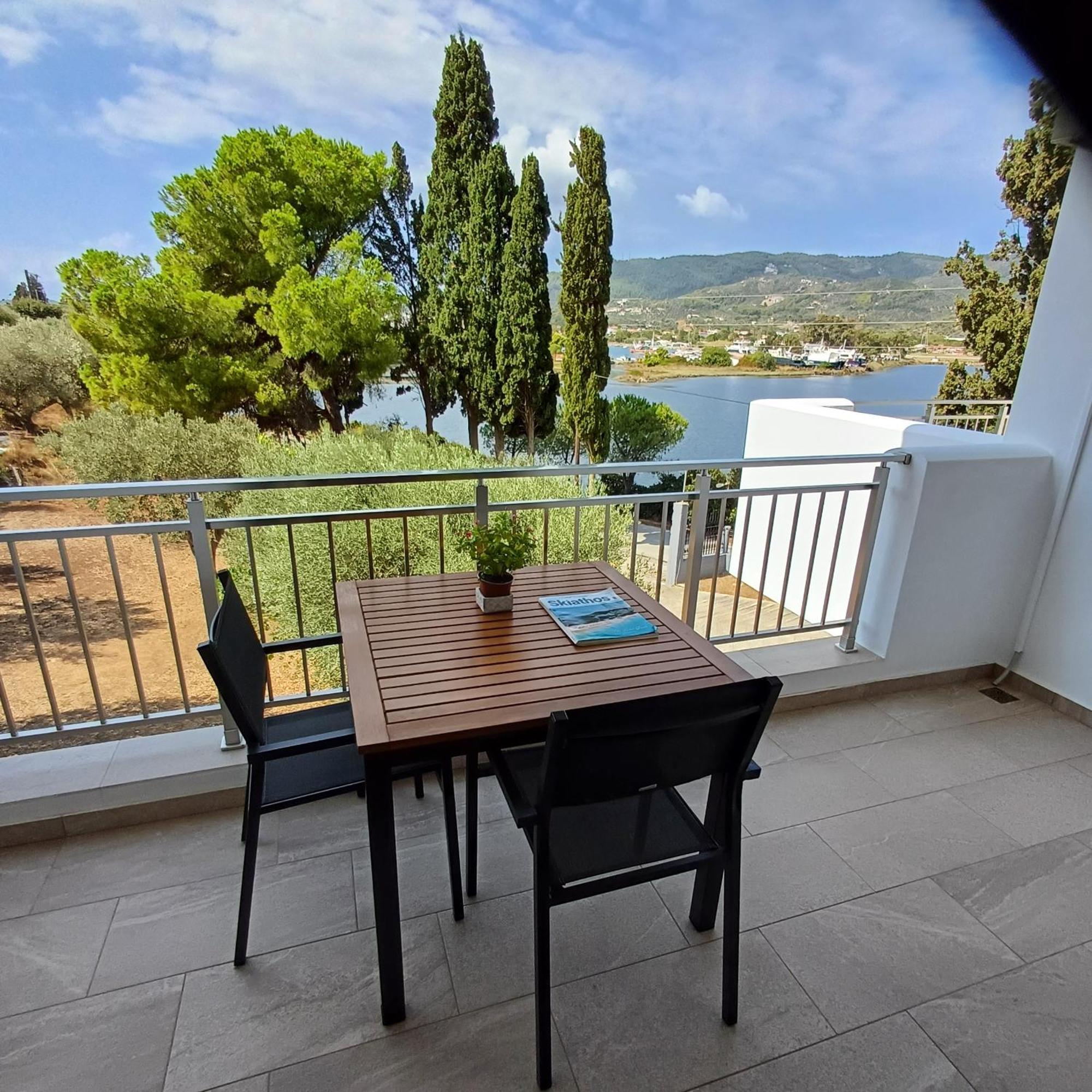 Skiathos Lagoterra Apartments ภายนอก รูปภาพ